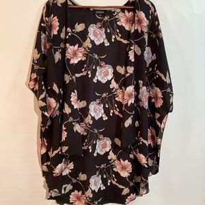 Eclipse - Black floral kimono. Size XS